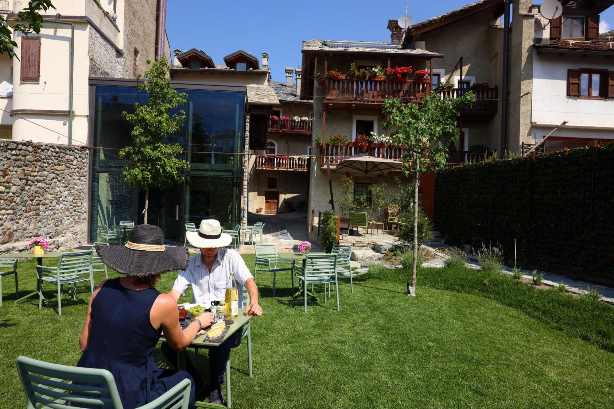 Hotel Relais Bondaz Aosta Esterno foto